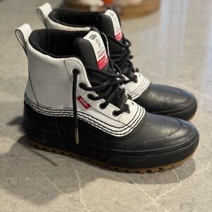 Vans MTE boots